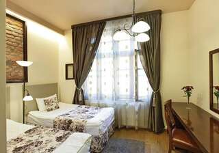 Гостевой дом Casa Reims Брашов Двухместный номер с 2 отдельными кроватями и видом на горы-2